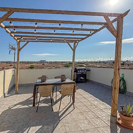 2 Bedroom Stunning In Dom wakacyjny Torrevieja